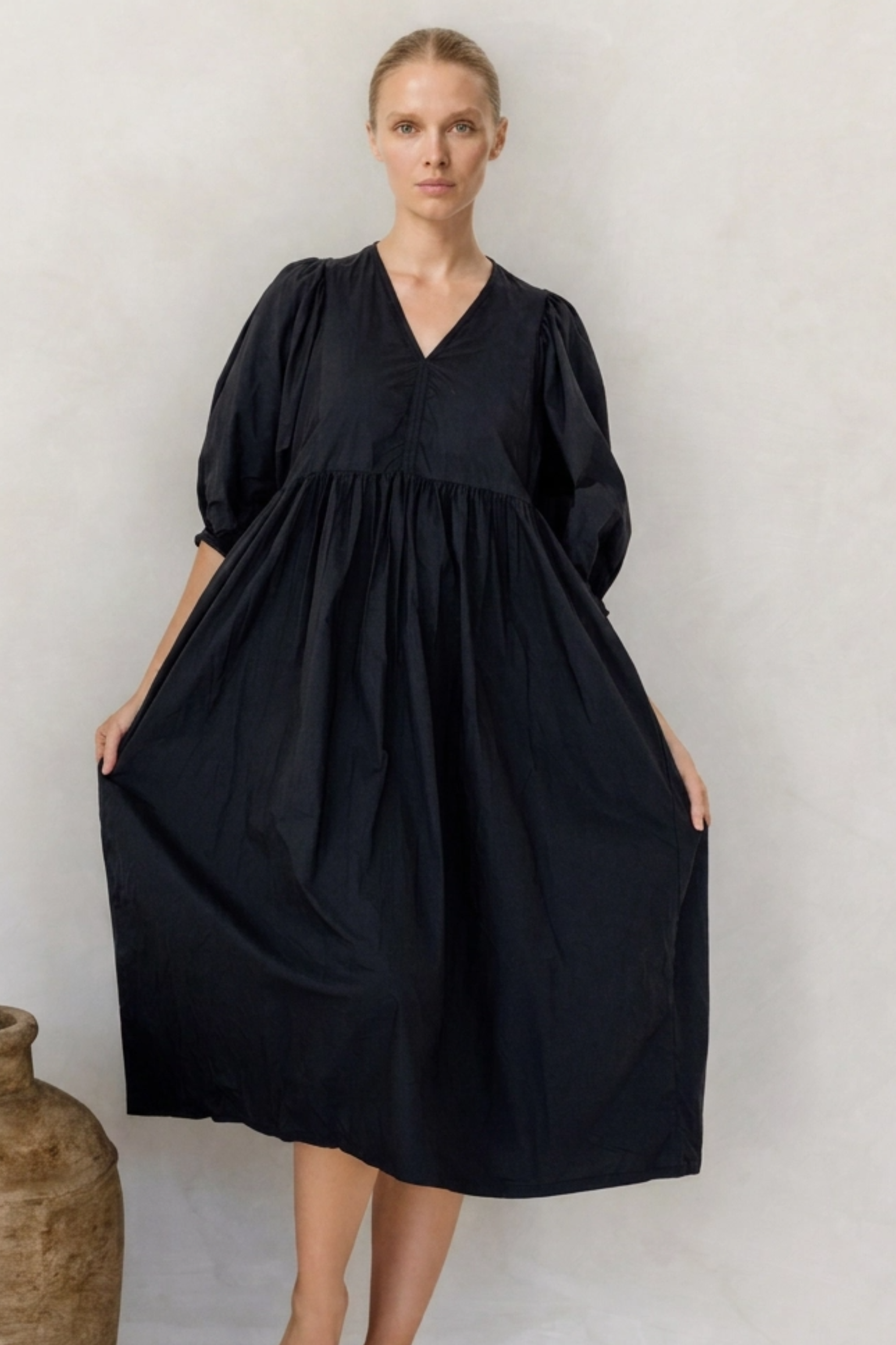 ANA - V Neckline (Antique White. Camel. Noir.)