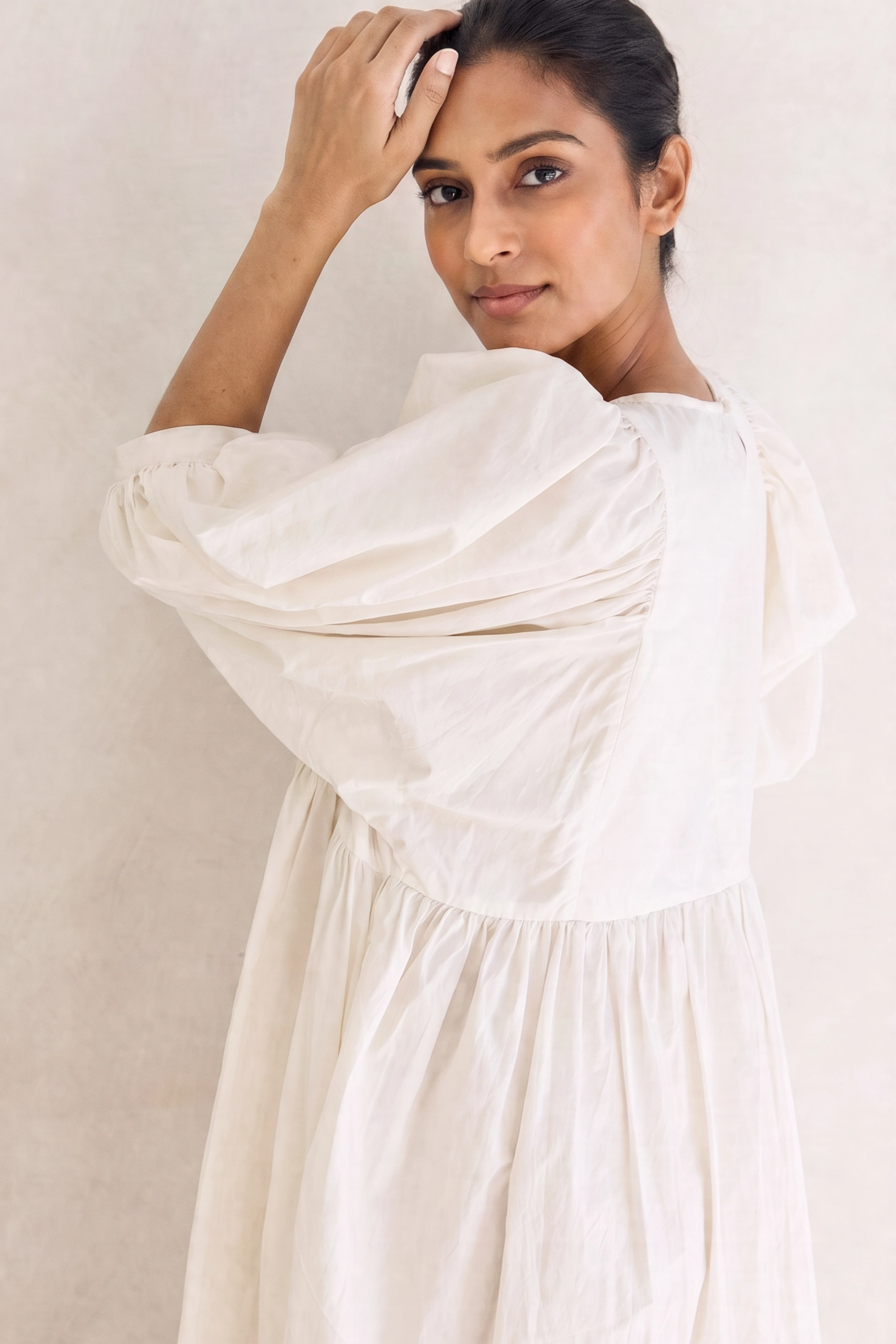 ANA - ANTIQUE WHITE Round Neckline